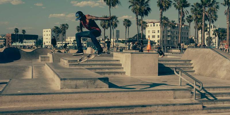 金属材料100：铝合金与不锈钢的全面解析与应用指南